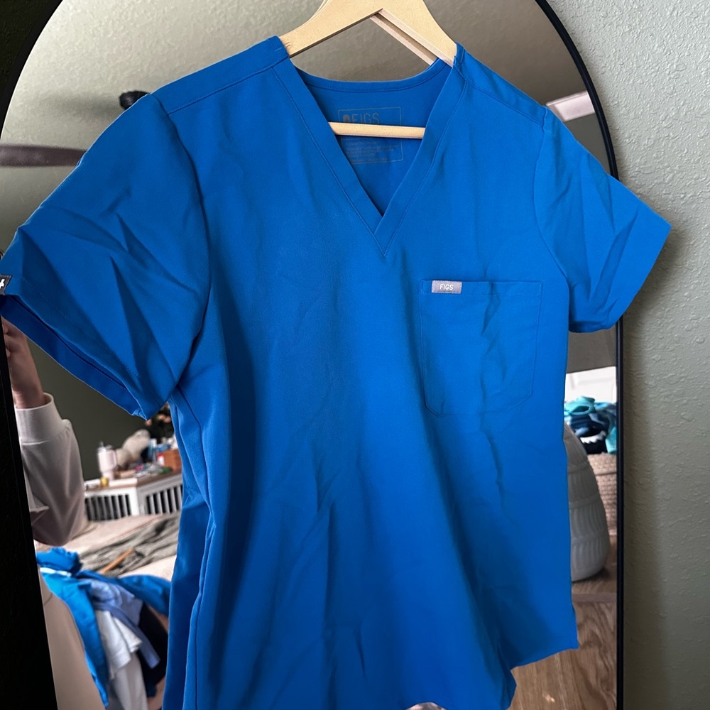 Figs Women’s Royal Blue Catalina One-Pocket Scrub Top - S